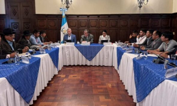 Pulso por el combustible El plan de Arévalo choca contra el rechazo comunal y la exigencia de eliminar impuestos