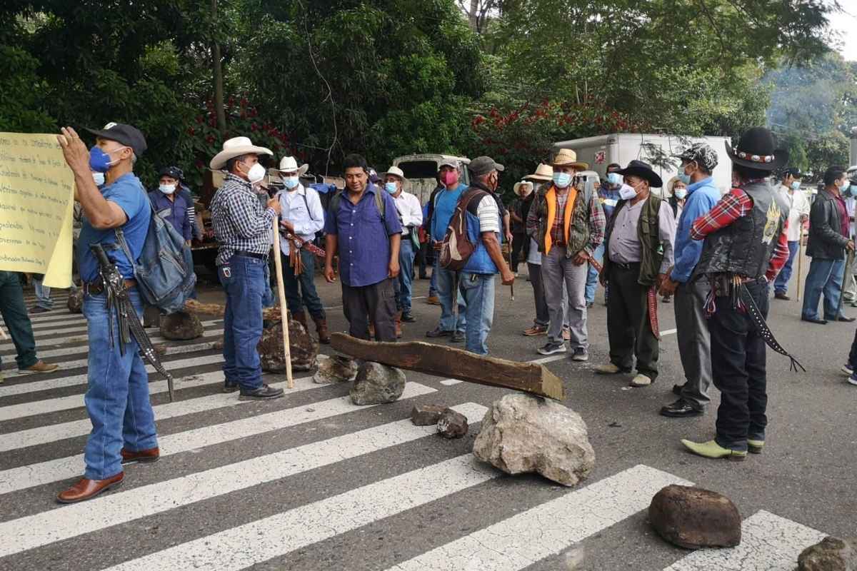 Rutas cerradas en Guatemala carreteras paralizadas por precio histórico de combustibles