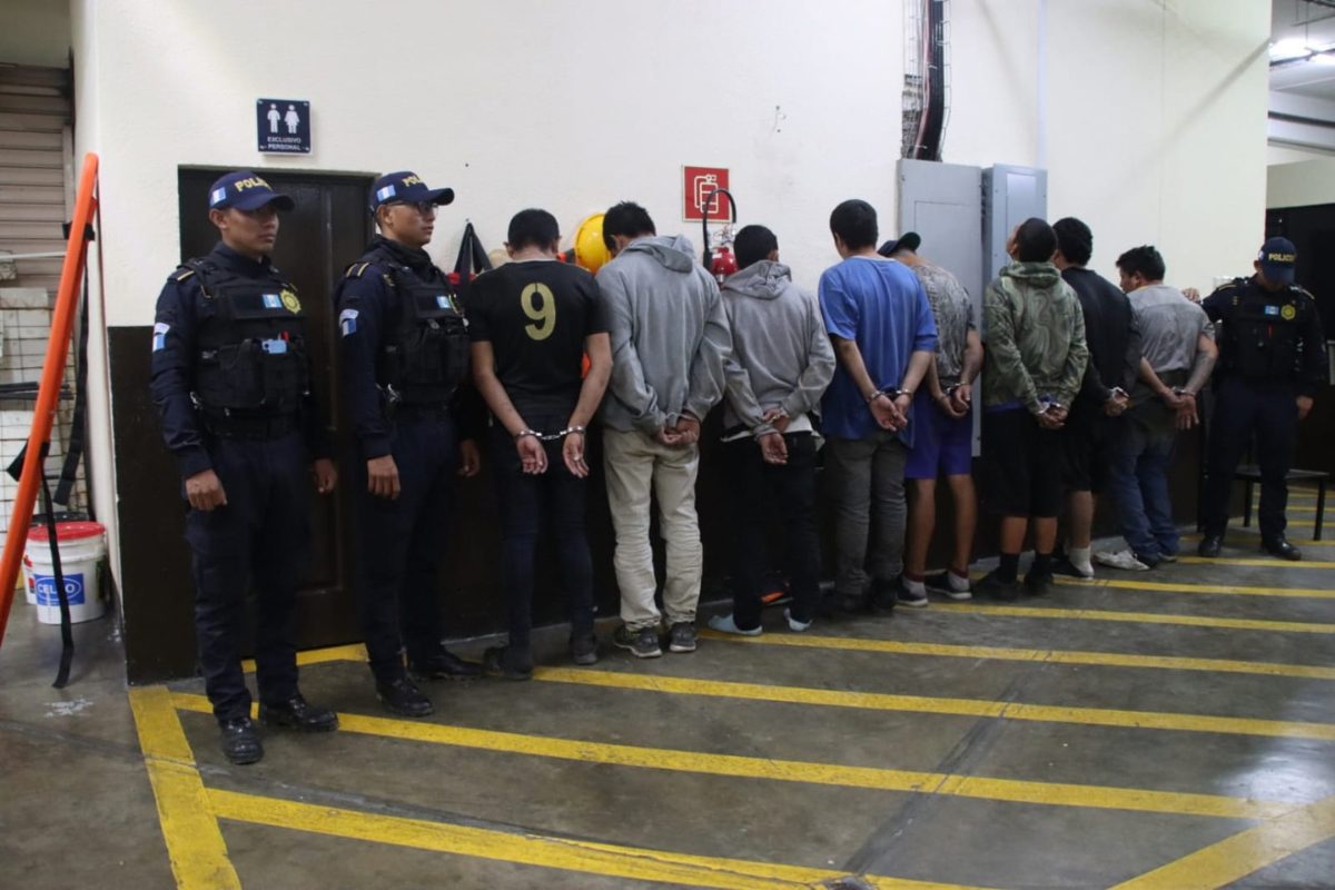 Señales GPS permiten localizar furgón robado y capturar a ocho personas en Villa Nueva