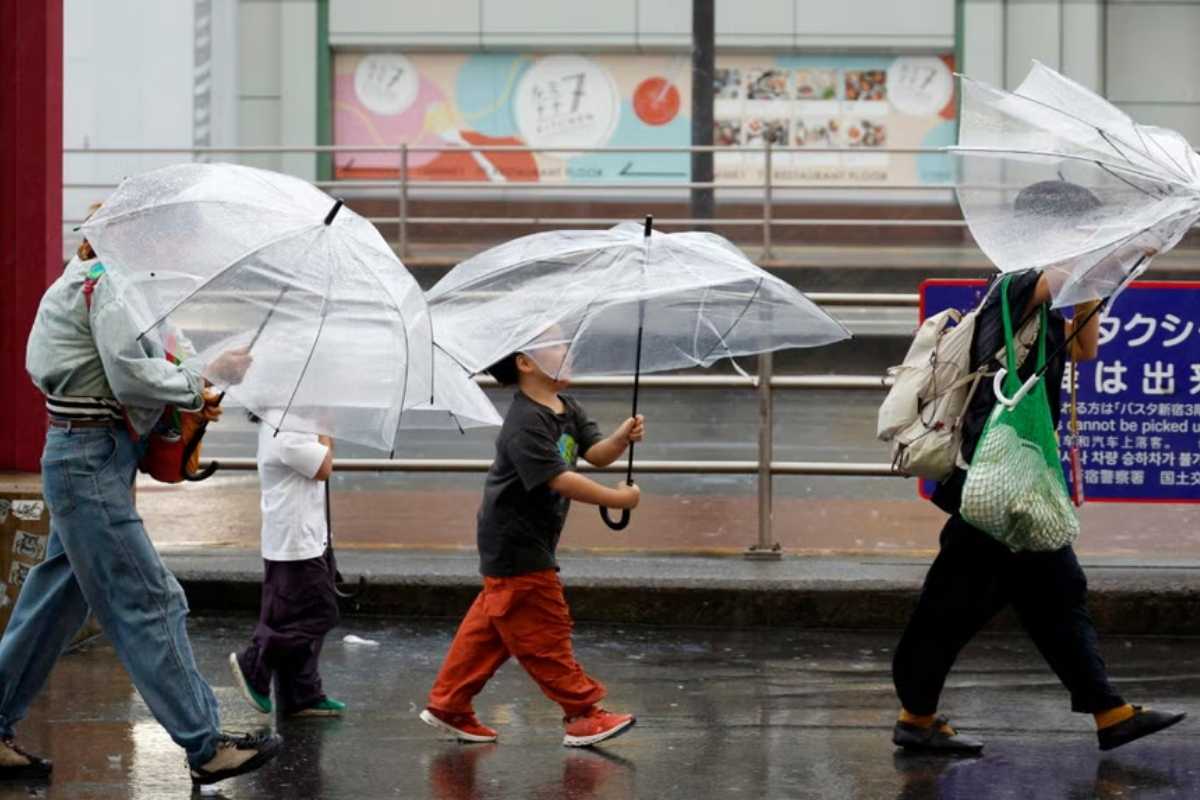 Tifón Dujuan paraliza Tokio alerta máxima y evacuación masiva
