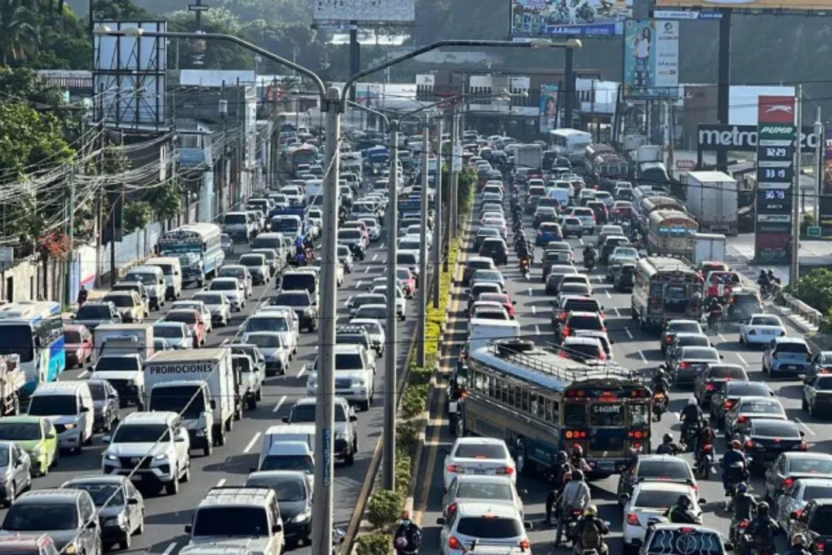Transportistas anuncian caravana para el miércoles 9 de septiembre por alza del diésel