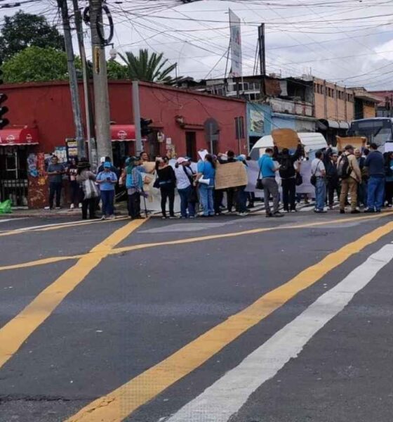 Bloqueos en Guatemala salubristas cierran puente El Incienso y afectan el Transmetro