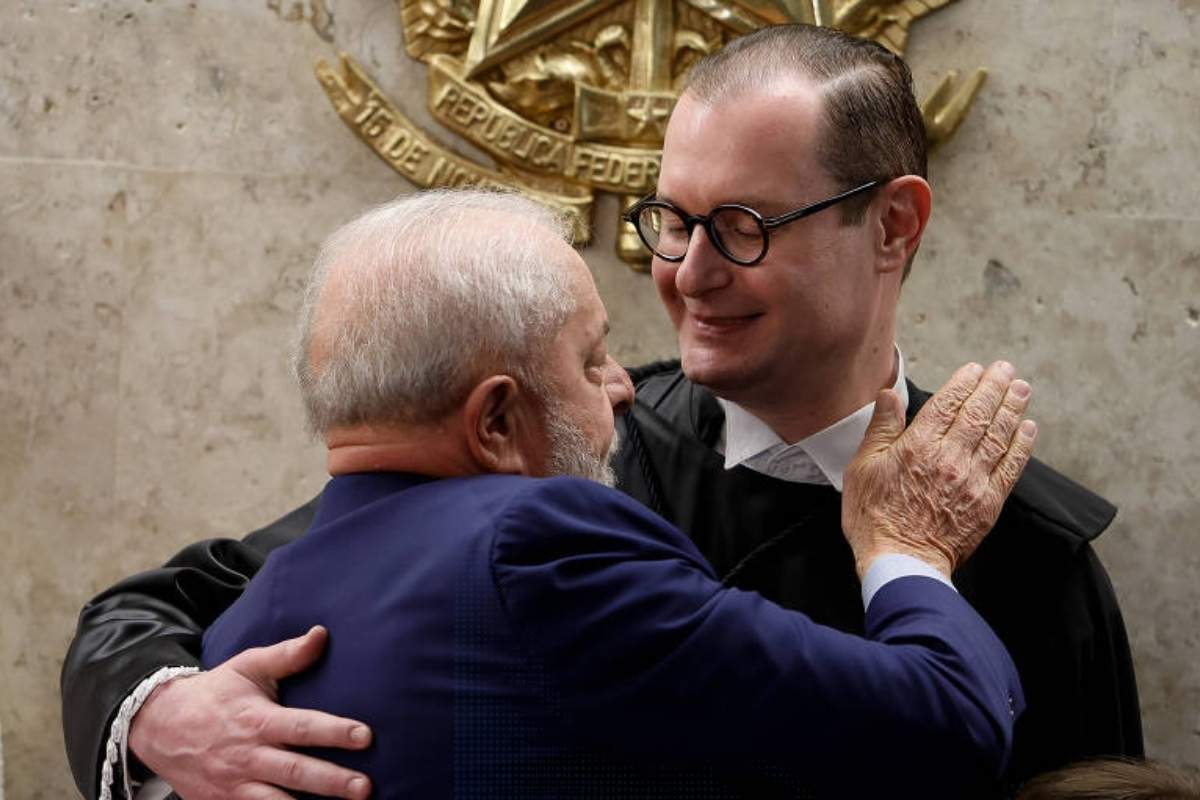 Brasil presidente del Tribunal Electoral asegura que nunca autorizó prórroga de dos horas para votar
