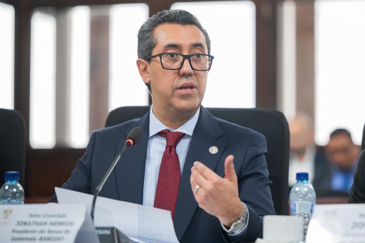 CC suspende nombramiento de Menkos en el Banguat