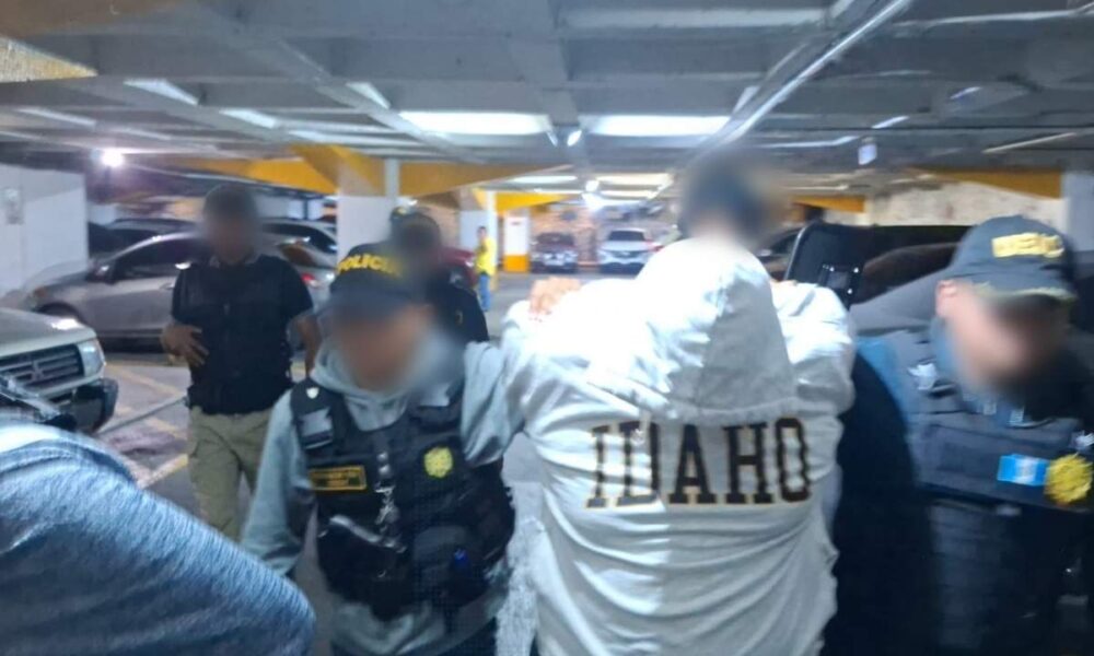 Capturan a exmilitar por agresión a ascensorista en zona 1