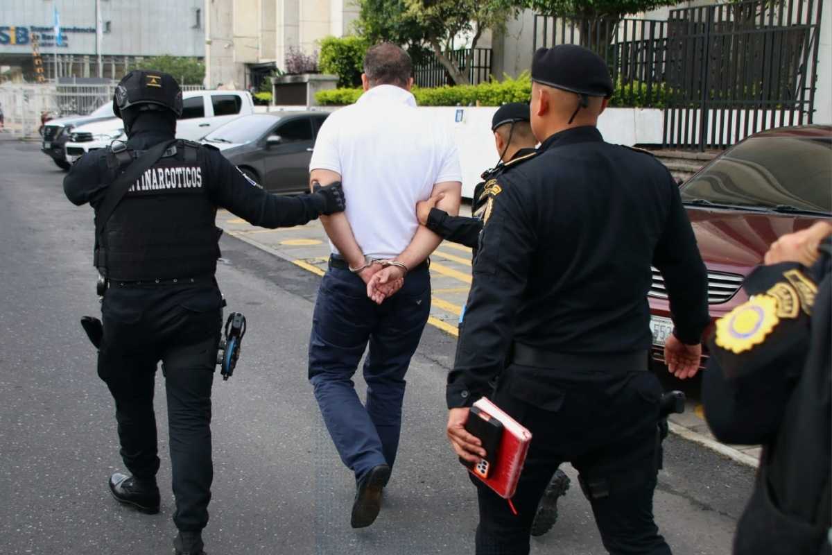 Capturan en el Aeropuerto La Aurora a guatemalteco requerido por Estados Unidos