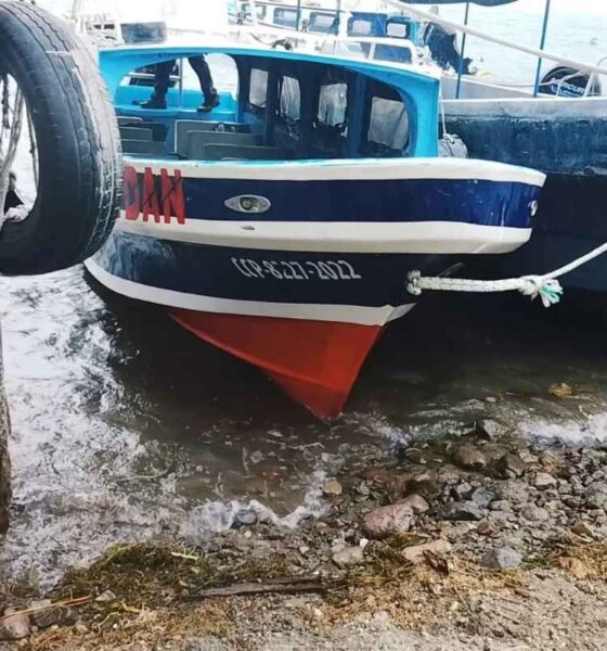Incendio en lancha obliga a evacuar a 10 personas en el Lago de Atitlán