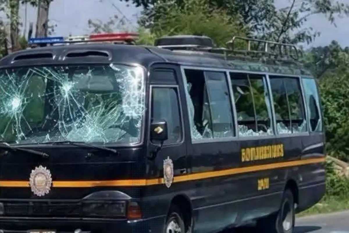 Liberan a fiscales y policías retenidos en Quiché tras operativo contra el contrabando