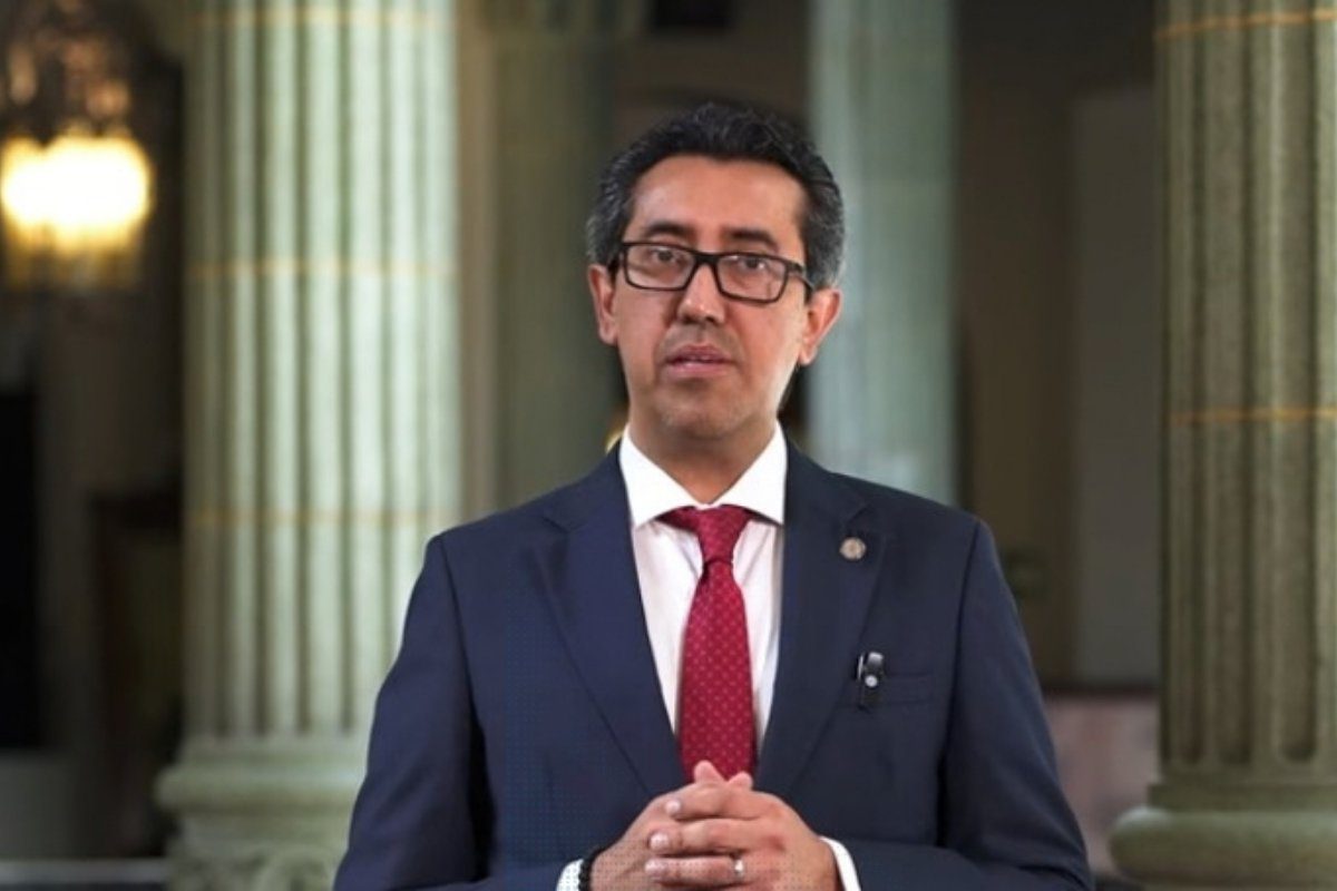 Menkos regresa a Finanzas ¿qué pasará con el Banguat