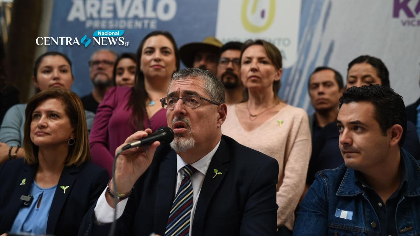 TSE hace oficial triunfo de Arévalo y Herrera