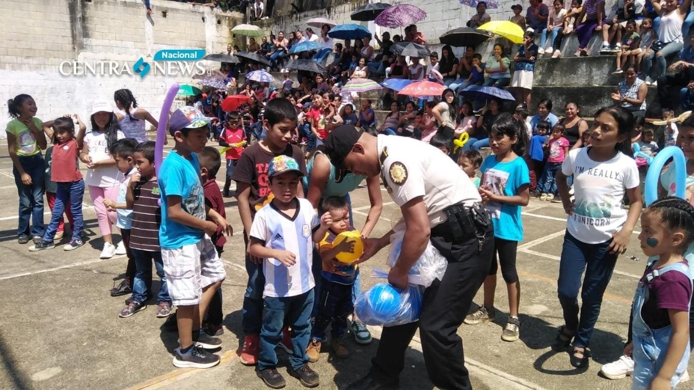 Dan capacitación a jóvenes dentro del marco de el programa “Exploradores Policiales”