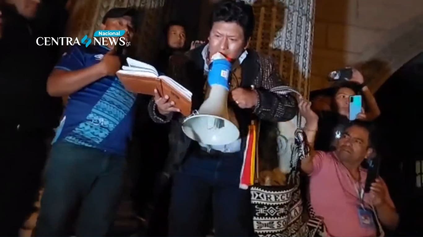 Legalmente no es posible destituir a Porras, Curruchiche y Orellana, esa fue la respuesta del Presidente Giammattei