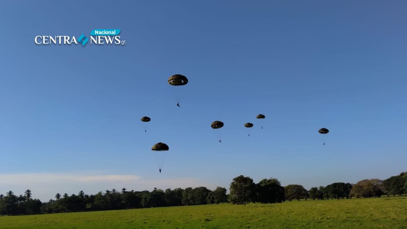 Ejército de Guatemala gradúa a paracaidistas