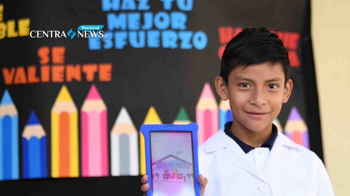 El Ministerio de Educación impulsa la transformación digital en Sacatepéquez