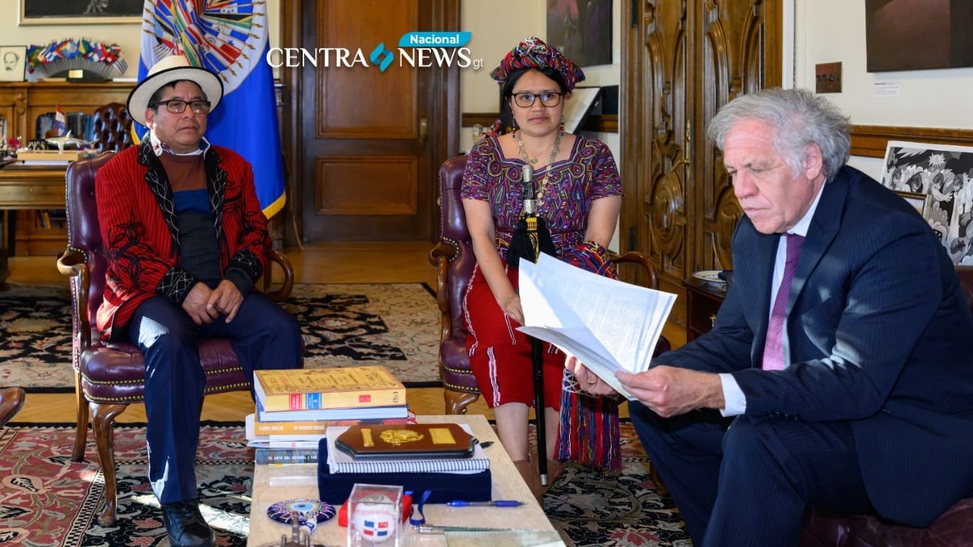 Luis Almagro se reúne con autoridades ixiles