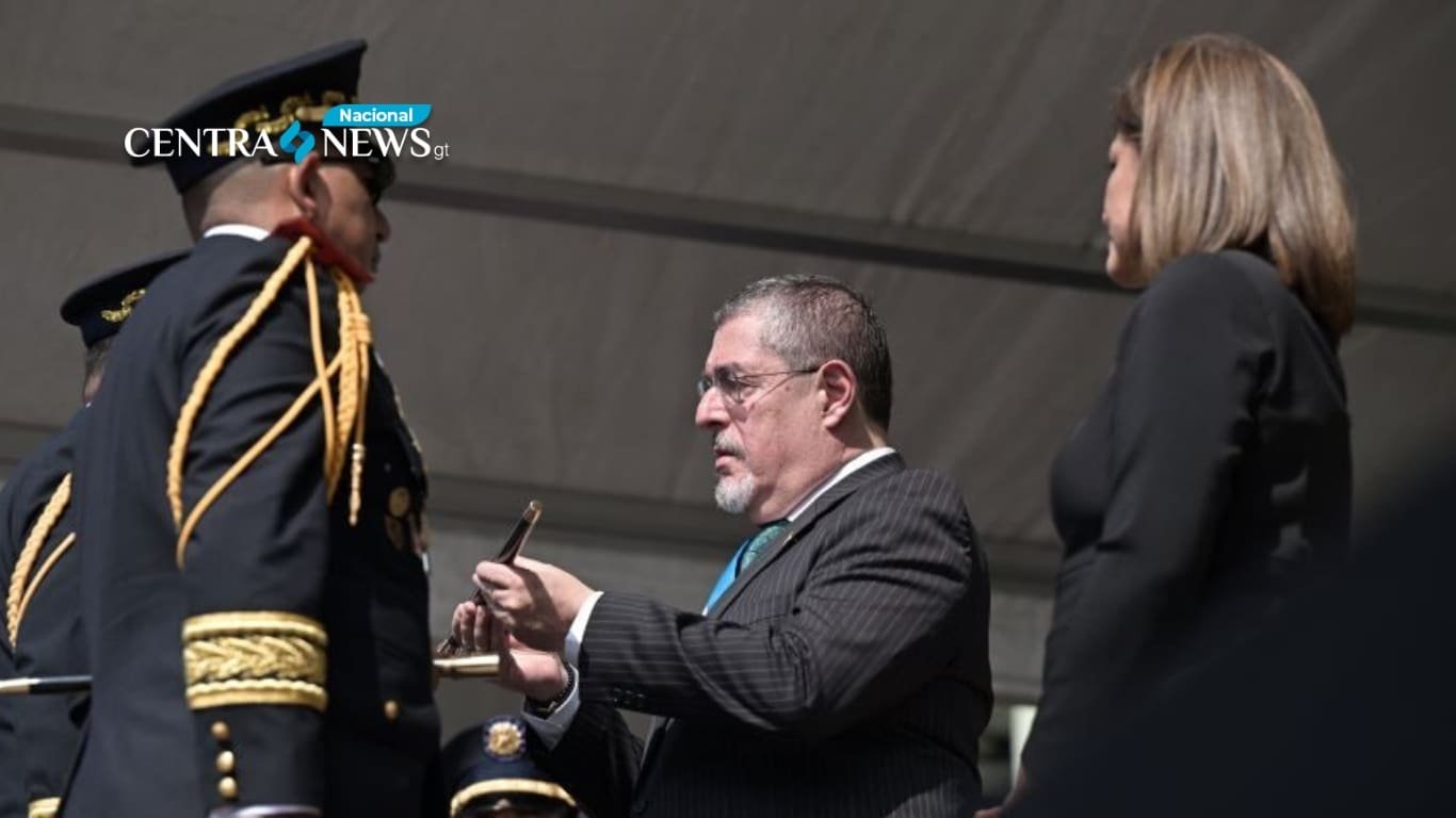 Arévalo asume como comandante general del Ejército