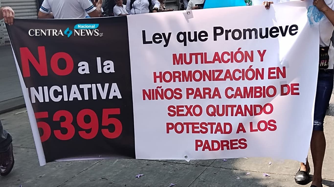 Guatemaltecos protestan contra leyes que promueven ideología de género y eutanasia