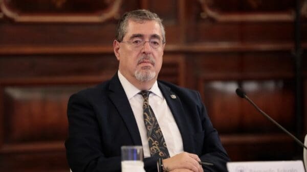 Arévalo nombra Gobernadores basado en la sentencia establecida por la CC