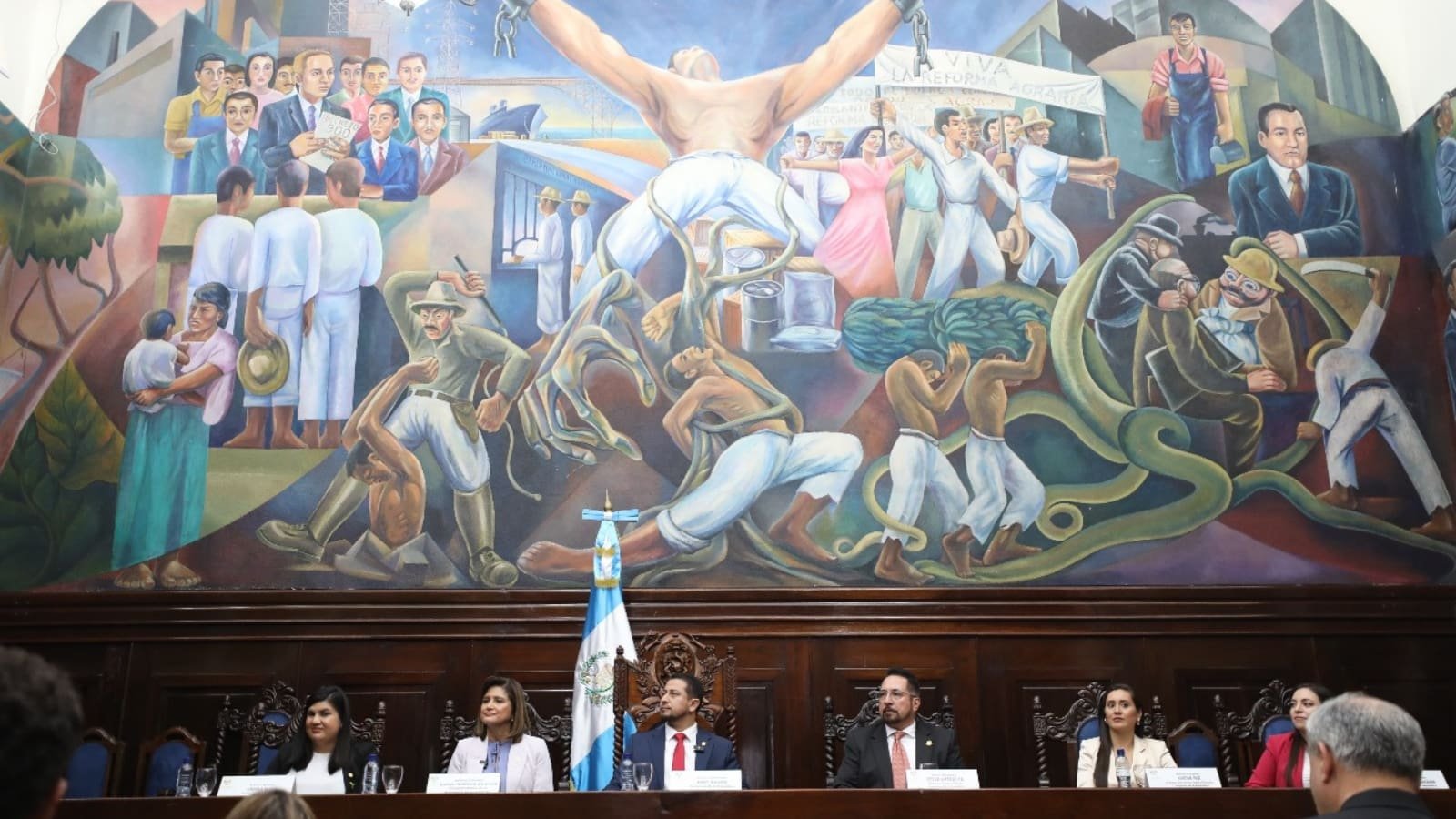 Iniciativa de ley para prevenir trata de menores en cárceles es presentada por diputada