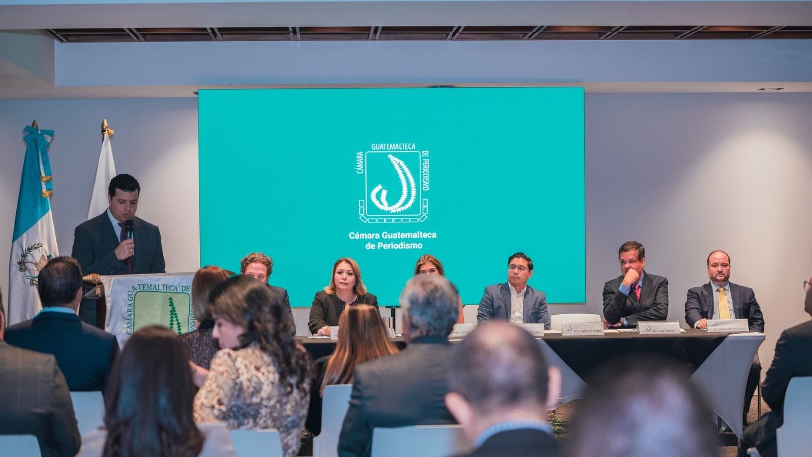 Junta Directiva 2024-2025 de la Cámara Guatemalteca de Periodismo asume su cargo