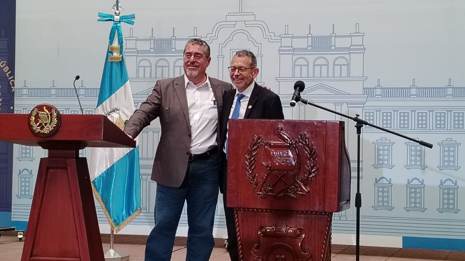 Arévalo nombra a Félix Alvarado como nuevo encargado del Ministerio de Comunicaciones