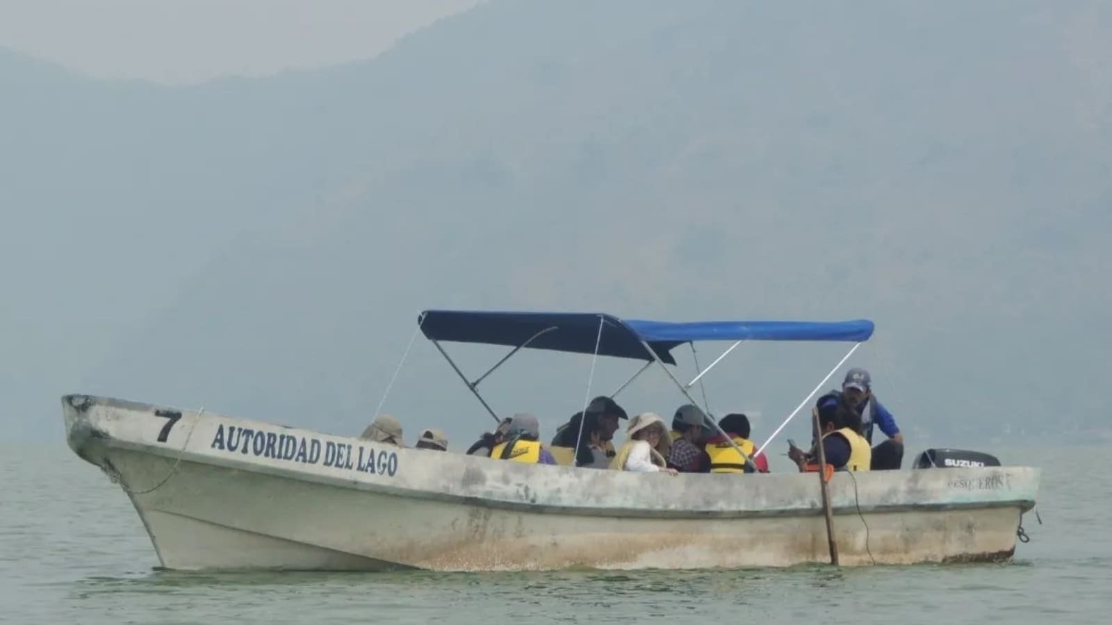 Retiran 668 metros cúbicos de desechos del Lago de Amatitlán