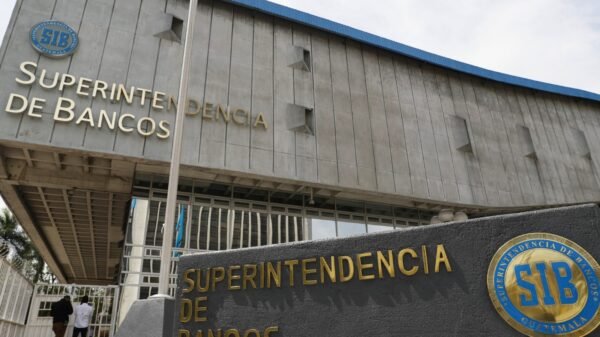 Bancos estarán cerrados el 28 de junio y el 1 de julio por asuetos