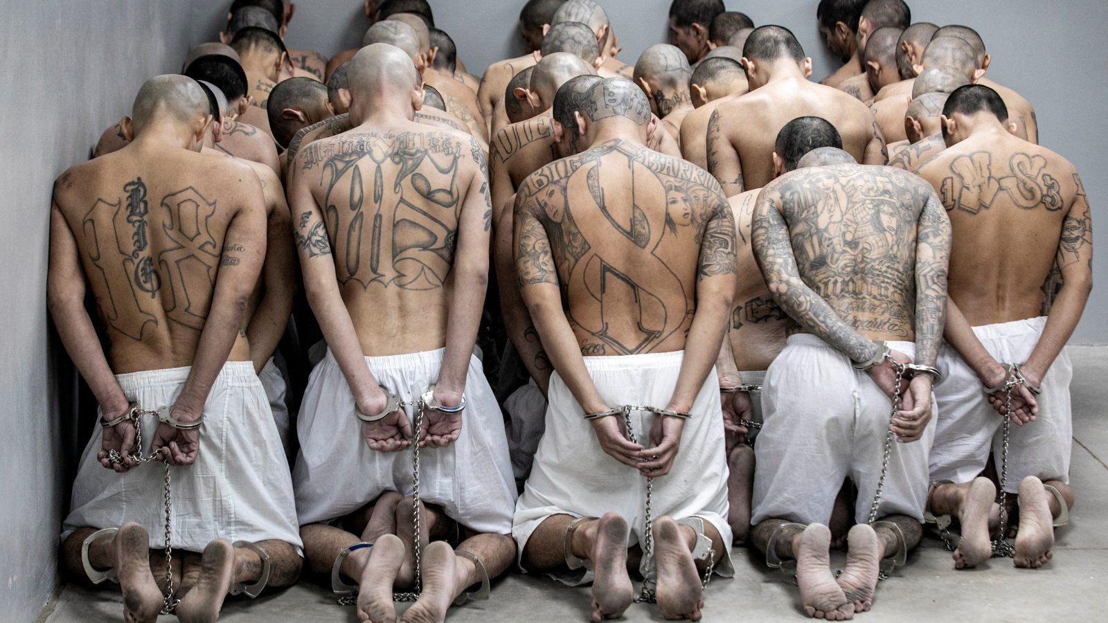 Presos en El Salvador se capacitan para reconstruir el país, informa Bukele