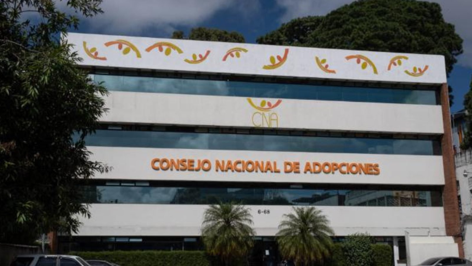 Destituyen al director del CNA por incumplir ley de adopciones
