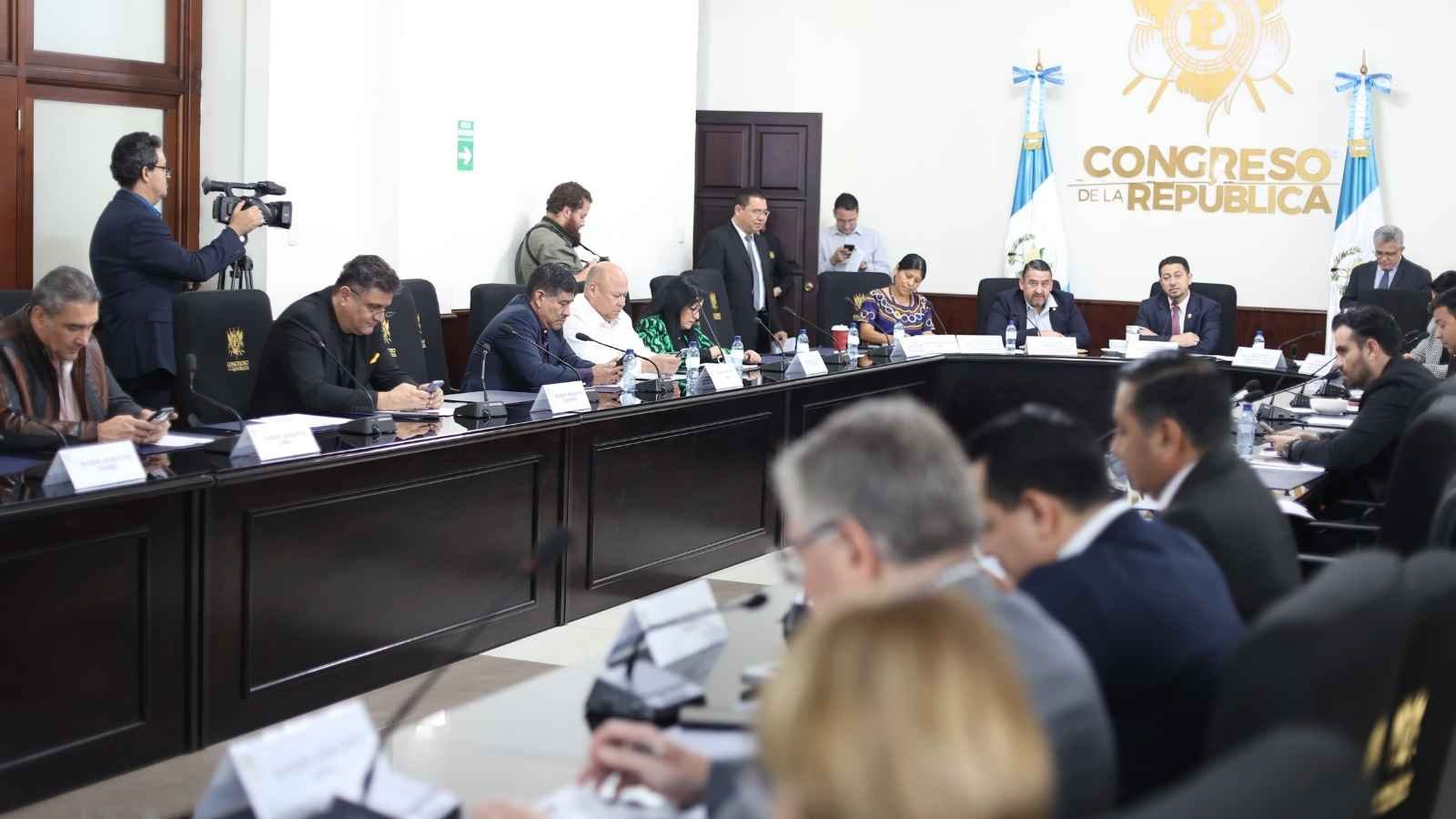 Congreso define último paso para aprobar préstamo de US$120 millones para electrificación rural