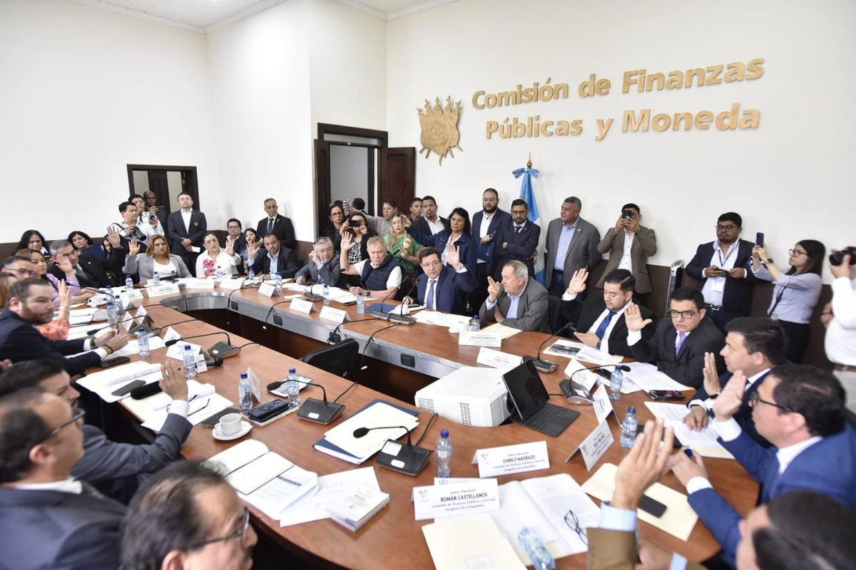 Congreso recibe dictamen favorable para presupuesto 2025