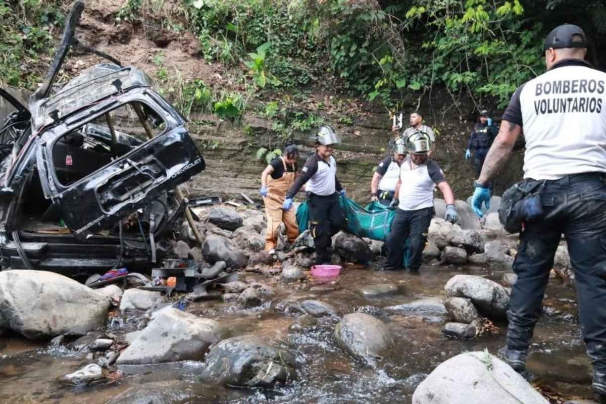 Accidente en Santa Rosa deja 4 fallecidos y 3 niños heridos