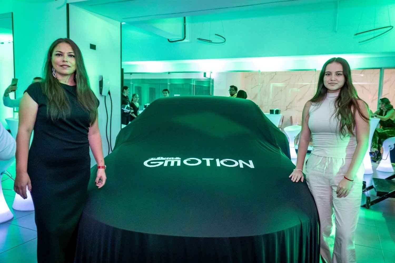 Green Motion lanza showroom Tesla en Guatemala