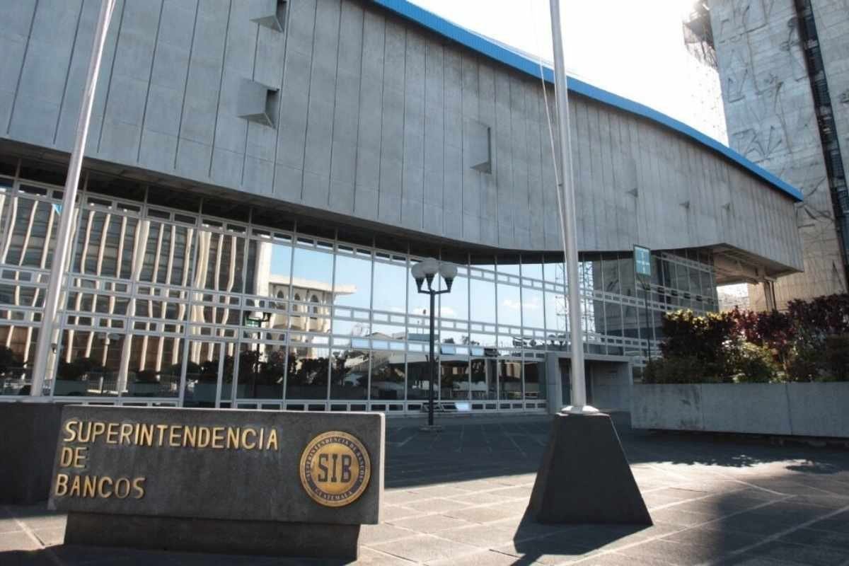 Horarios especiales de atencion en bancos por Navidad en Guatemala