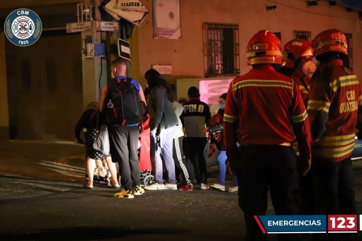 Evacuación masiva en zonas 11 y 12 por fuertes olores tóxicos