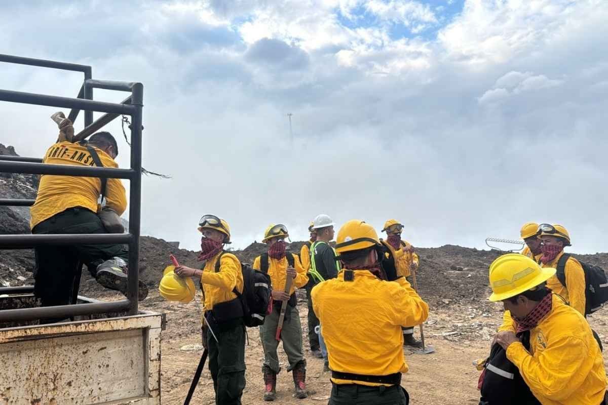 Incendio en basurero de AMSA aire peligroso y clases suspendidas