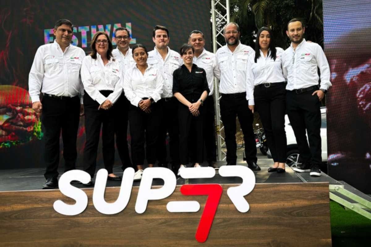 Super 7 presenta dos nuevas opciones BBQ para los amantes de la comida rápida