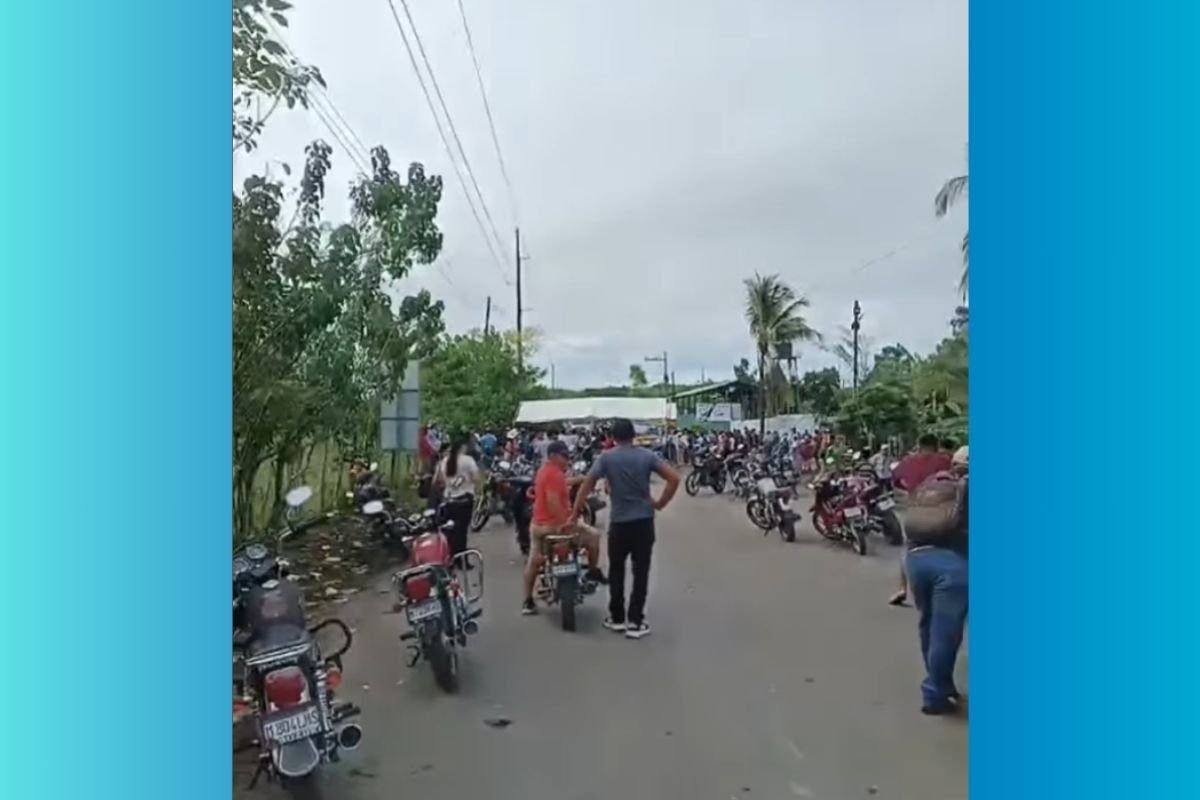 Comunitarios bloquen paso en Livingston y afecta tránsito hacia Petén