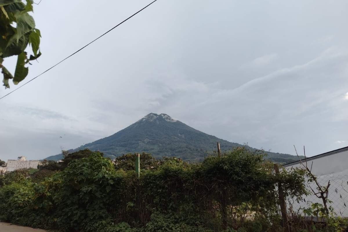 Cierran acceso a cuatro volcanes por alto riesgo tras recientes sismos