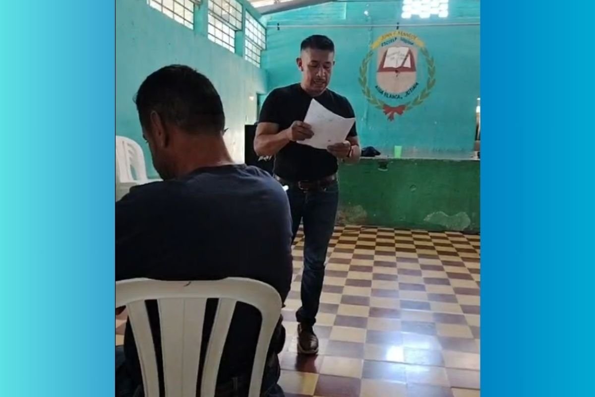 Padres exigen reanudar clases tras prolongado paro del STEG