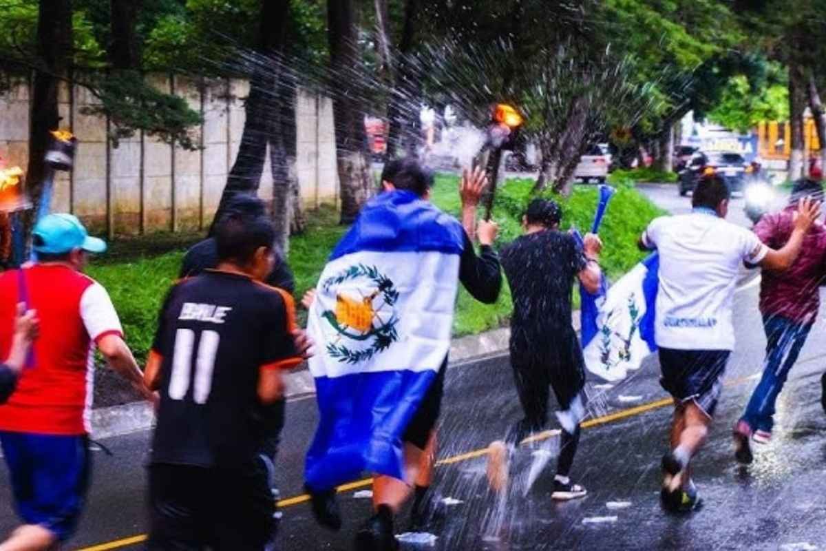Más de 200 mil guatemaltecos participarán en recorridos de antorchas por la Independencia en la capital