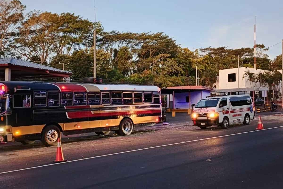 Ataque armado hiere a cuatro en bus del Pacífico