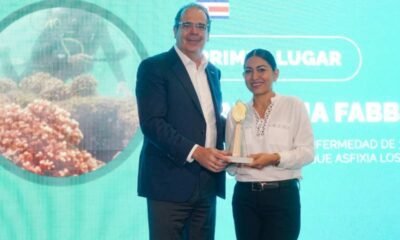 Catalina Fabbri gana el Premio Regional de Periodismo en Sostenibilidad 2025 por investigación sobre la “fiebre marina” en Costa Rica