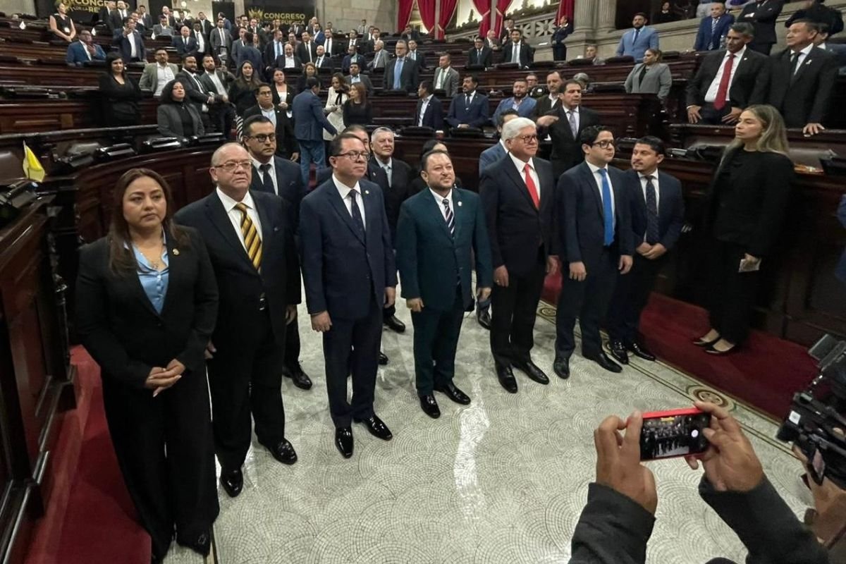 Congreso instala Comisión de Postulación para el TSE en medio de protestas políticas