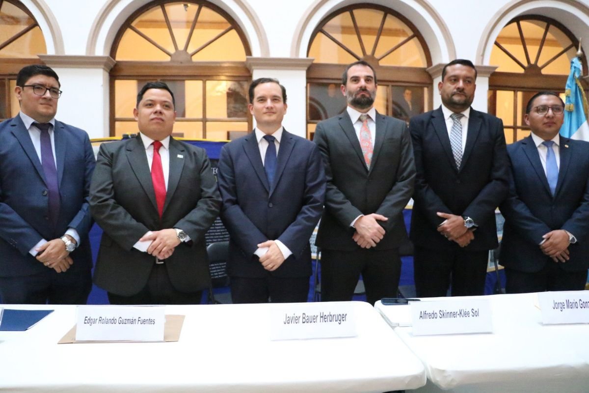 Diputado José Chic impugna salarios fijados en la Superintendencia de Competencia