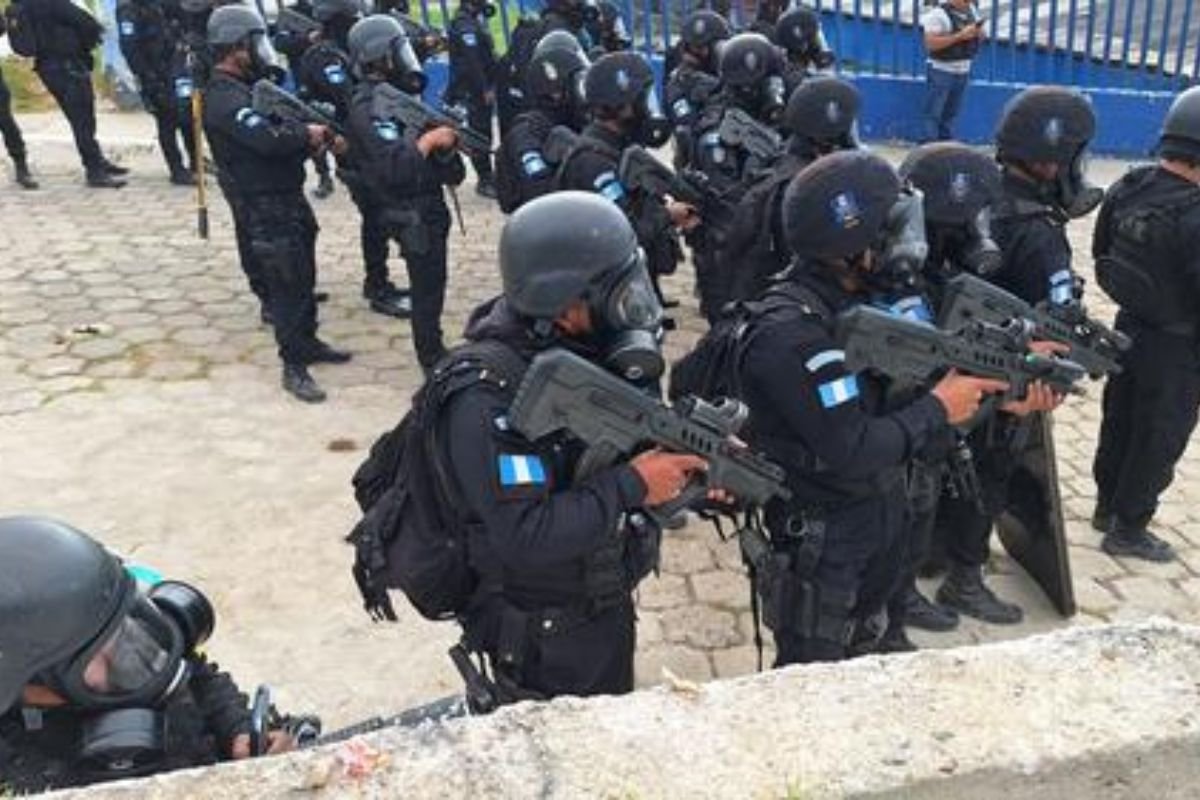 Liberan a 28 guardias retenidos durante disturbios en cárcel Fraijanes II