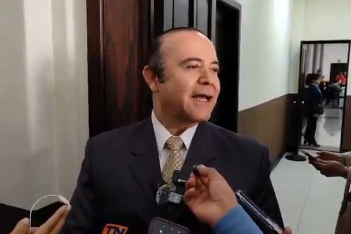 Procurador Córdova busca magistratura del TSE