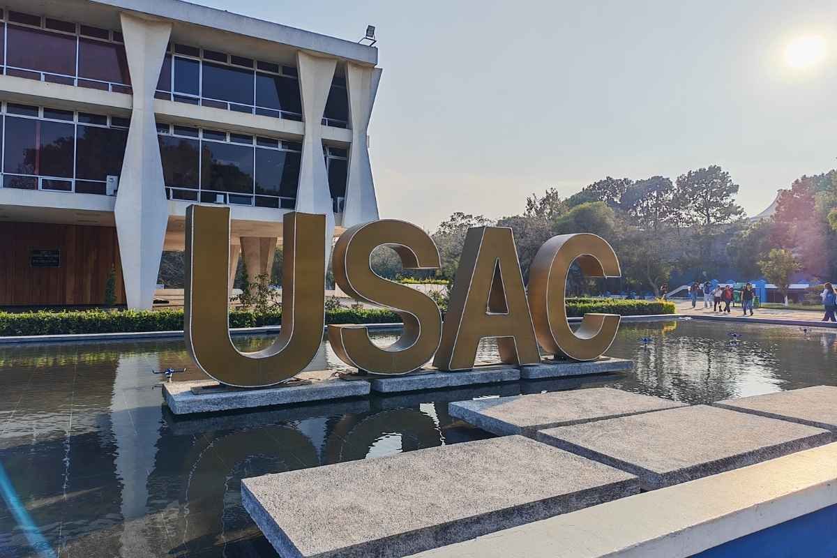 Elección de rector en la USAC 2026 arranca votación de electores en sedes externas y bajo cuestionamientos
