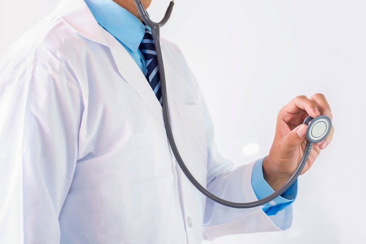 Guatemala pondrá fin al convenio con médicos cubanos tras casi 30 años de cooperación en salud pública