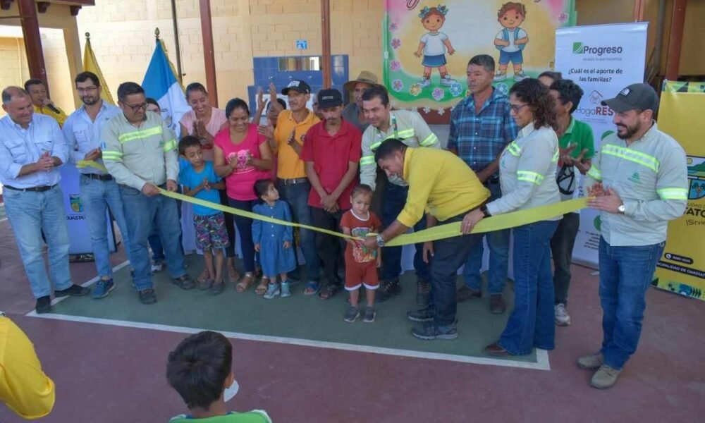 HogaRES mejora 72 viviendas en Guastatoya